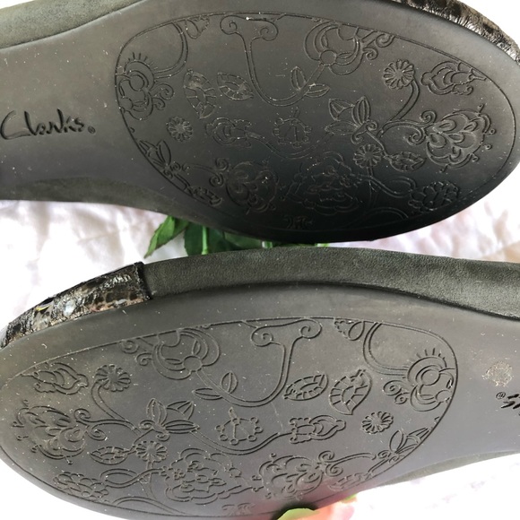 🌸Clarks ballet flat shoes with a toe cap detail. - Picture 5 of 8